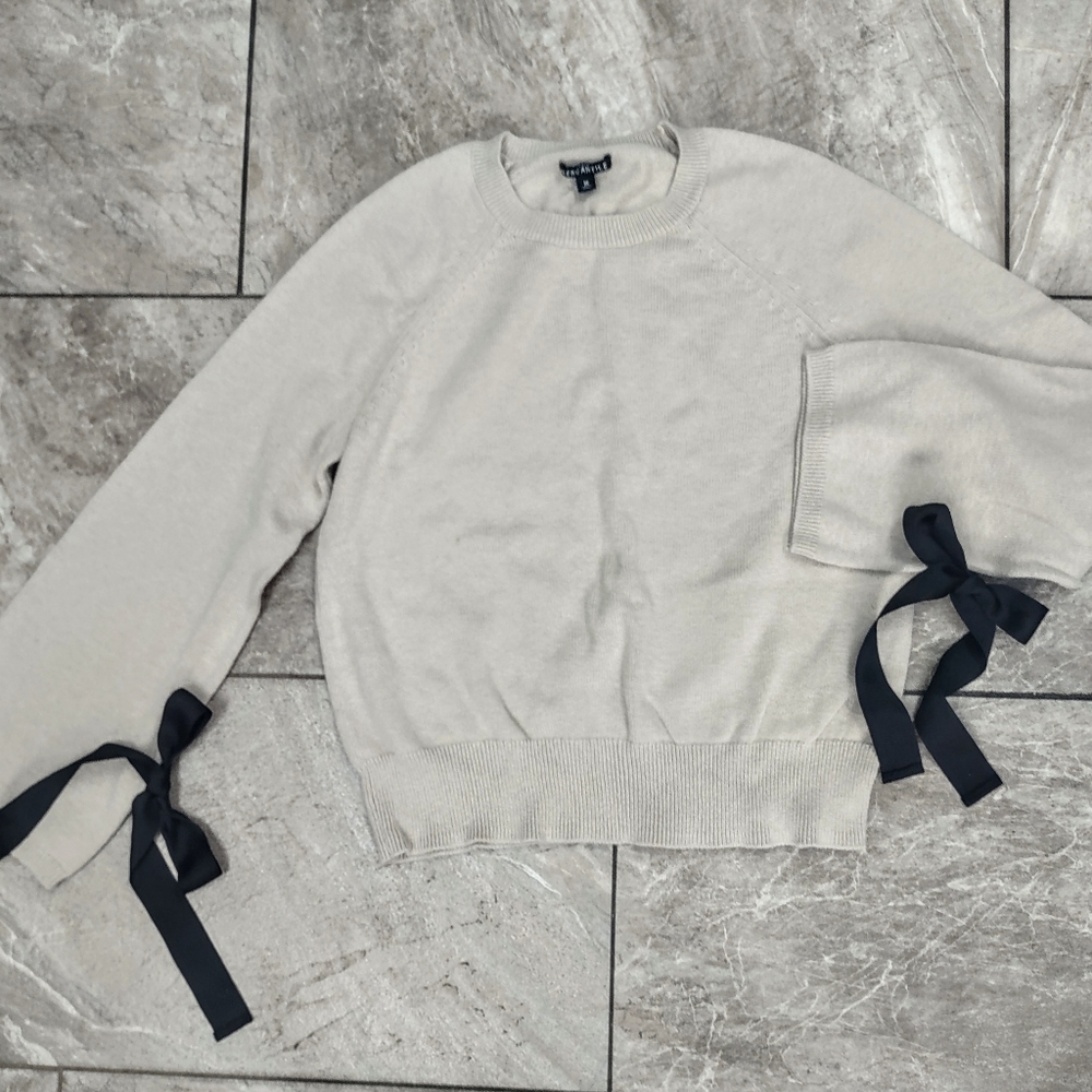 J. Crew Tie Bell Sleeve Sweater Blouse M - Picture 8 of 9